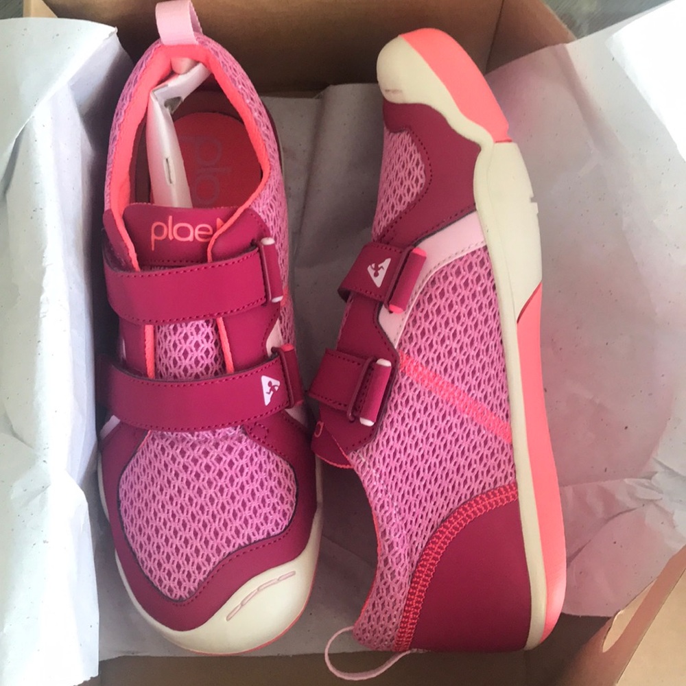 Plae Shoes - Girl - Size 4 - TY - BRAND NEW